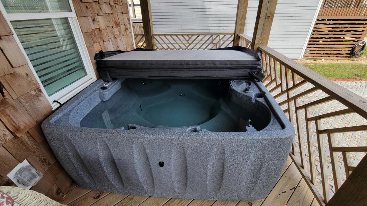 8018 Beach Rd, Semi-Oceanfront, Pool/Hot Tub Nags Head Exterior photo