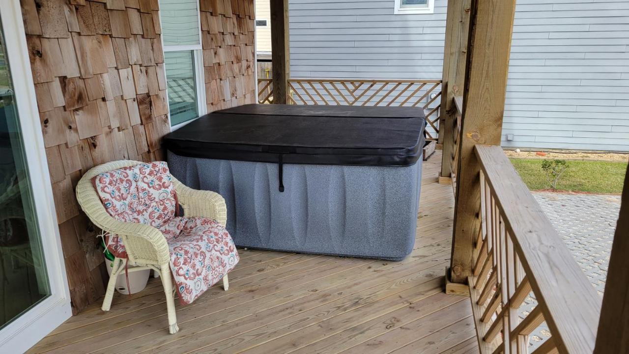 8018 Beach Rd, Semi-Oceanfront, Pool/Hot Tub Nags Head Exterior photo