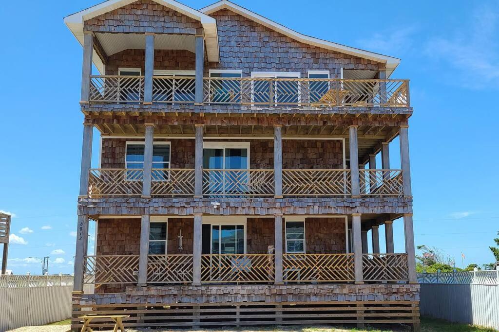 8018 Beach Rd, Semi-Oceanfront, Pool/Hot Tub Nags Head Exterior photo