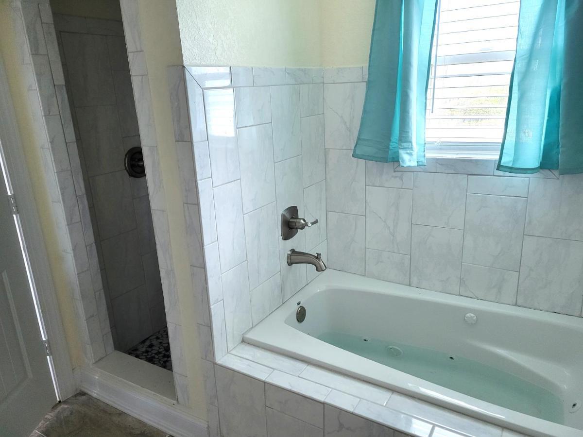 8018 Beach Rd, Semi-Oceanfront, Pool/Hot Tub Nags Head Exterior photo