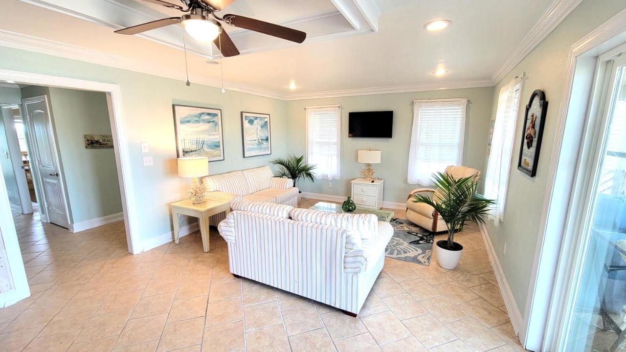 8018 Beach Rd, Semi-Oceanfront, Pool/Hot Tub Nags Head Exterior photo